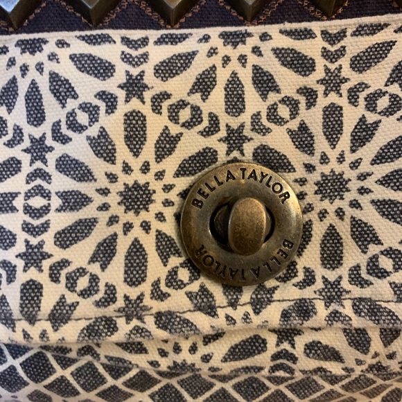 Bella Taylor Brown and White Crossbody Bag with Adjustable Strap - Picture 2 of 9